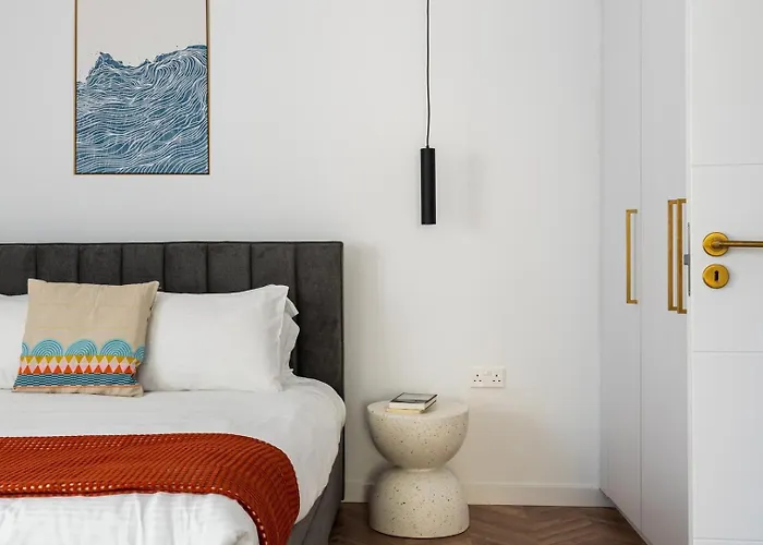 Modern Luxury 2br|park View & Balcony 公寓